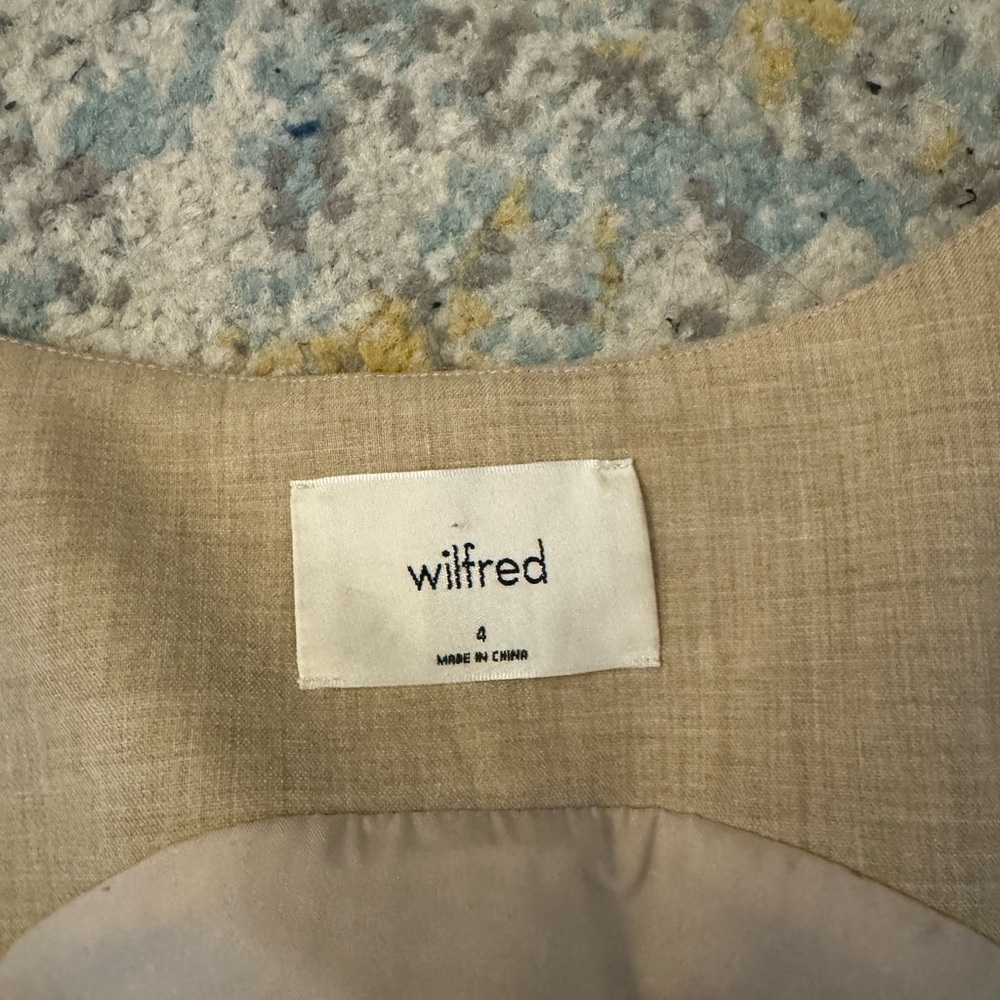 Aritzia wilfred desire beige vest size 4 - Picture 3 of 3